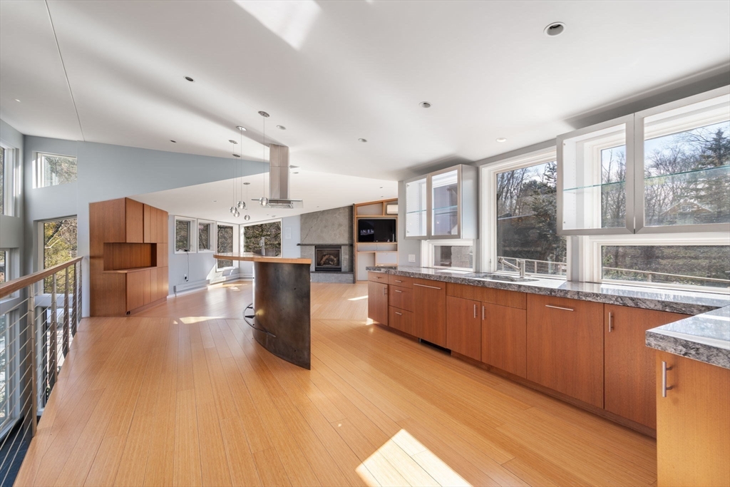 482 Glen Road Weston, MA 02493 - Photo 7 of 42 Gallery Image 7