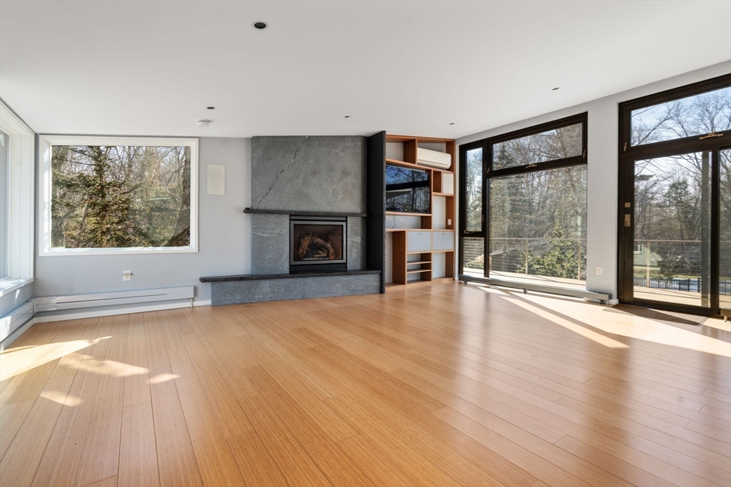 482 Glen Road Weston, MA 02493 - Photo 8 of 42 Gallery Image 8