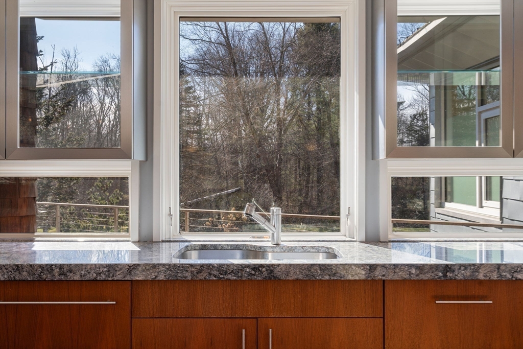 482 Glen Road Weston, MA 02493 - Photo 10 of 42 Gallery Image 10