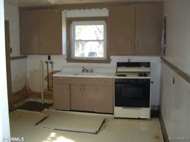 1801 Newman Road Richmond, VA 23231 - Photo 3 of 9 Cafeteria/Kitchen