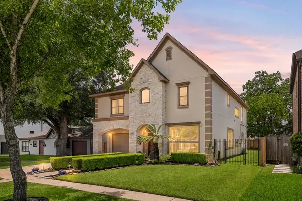 $1,249,000 | 4817 Beech Street, Bellaire, TX 77401