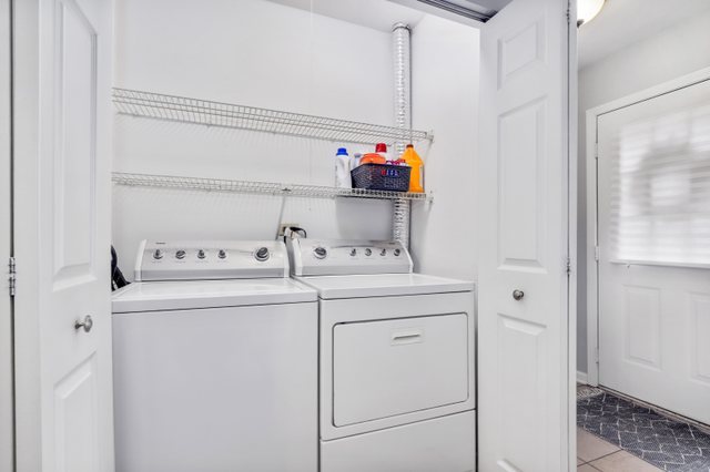 43 North Oltendorf Road Streamwood, IL 60107 - Photo 13 of 22 a utility room with dryer and washer