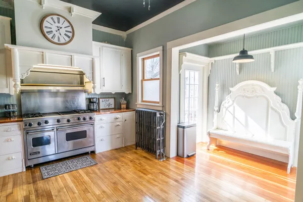 $400,000 | 118 West Chestnut Street, Lake City, MN 55041