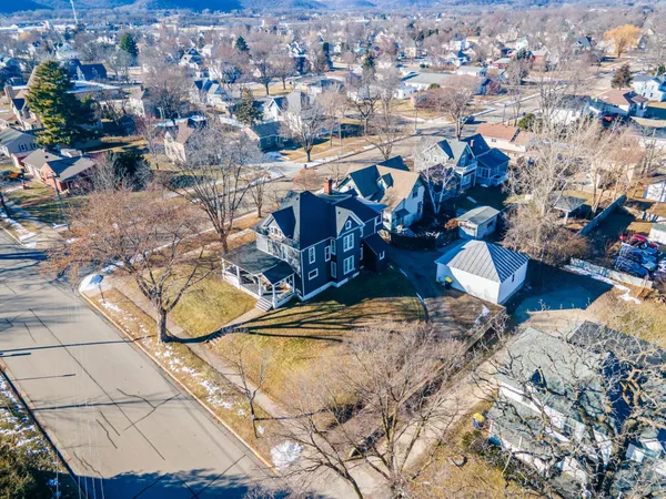 $400,000 | 118 West Chestnut Street, Lake City, MN 55041