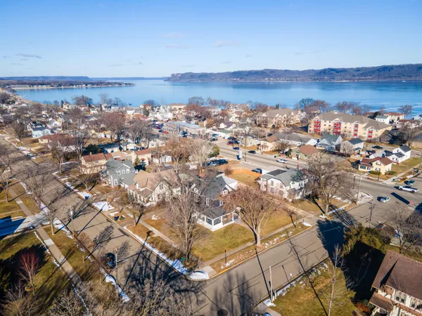 $400,000 | 118 West Chestnut Street, Lake City, MN 55041