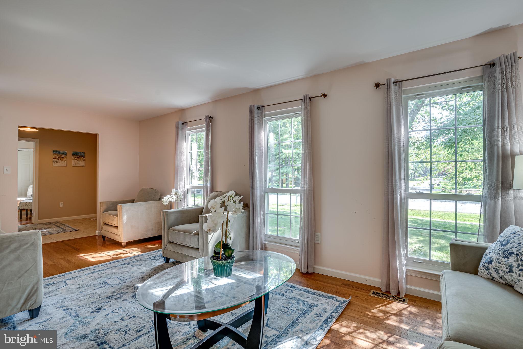 2412 Rosedown Drive Reston, VA 20191 - Photo 4 of 39