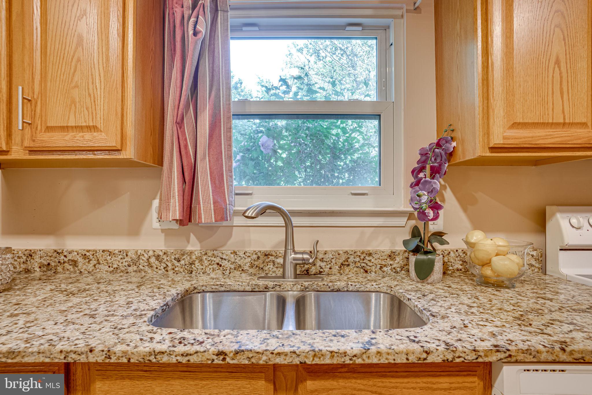 2412 Rosedown Drive Reston, VA 20191 - Photo 10 of 39