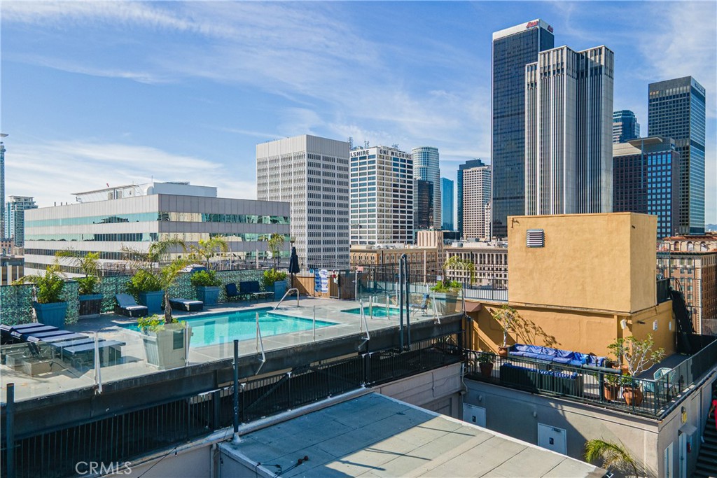 312 West 5th Street Los Angeles, CA 90013 - Photo 15 of 19 a terrace with outdoor seating