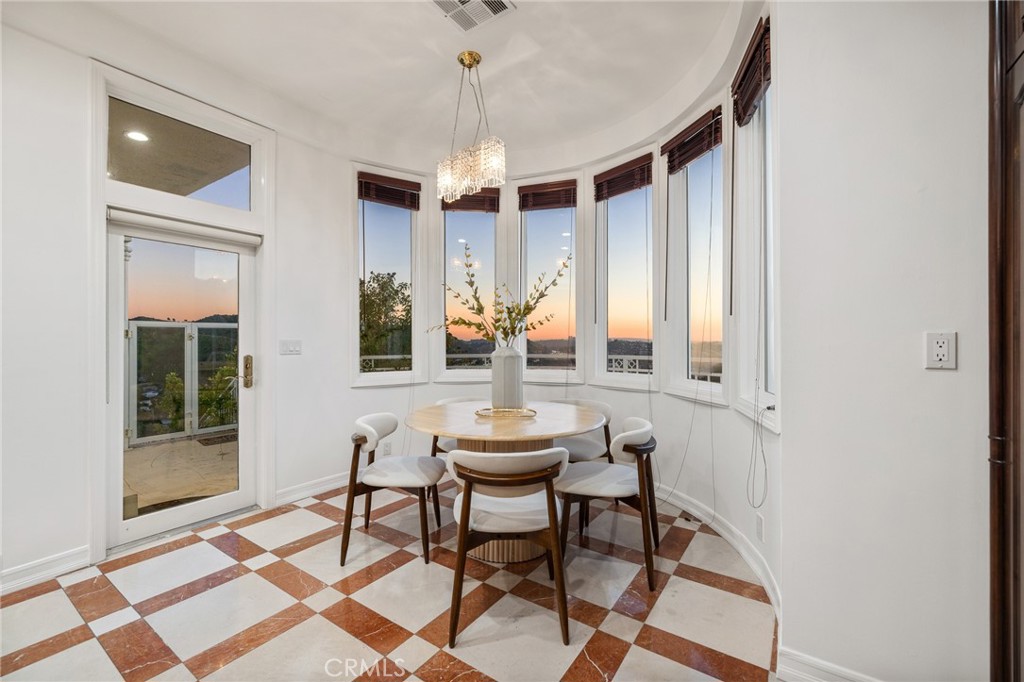 759 Foxkirk Road Glendale, CA 91206 - Photo 18 of 34