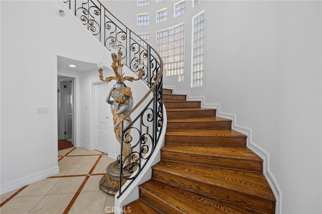 759 Foxkirk Road Glendale, CA 91206 - Photo 19 of 34