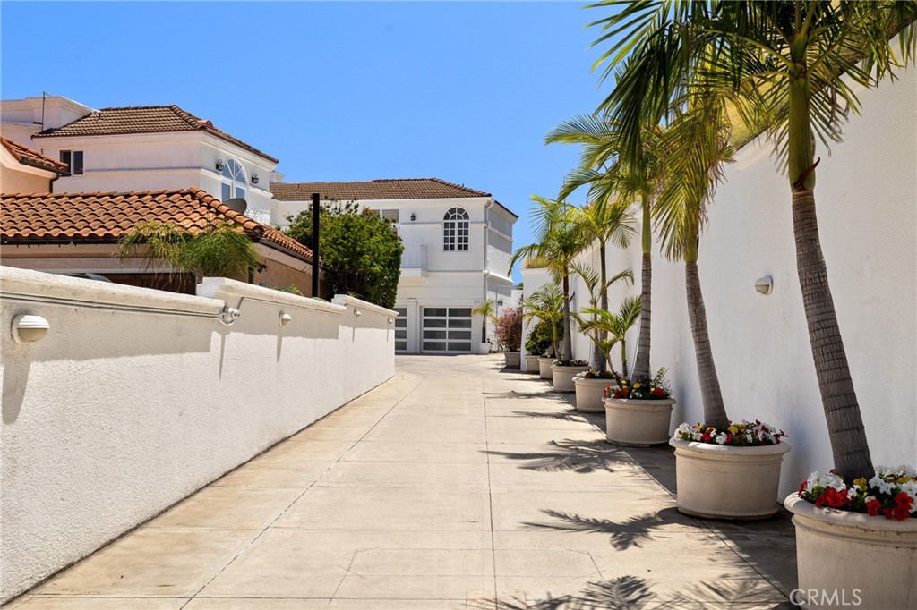 759 Foxkirk Road Glendale, CA 91206 - Photo 8 of 34