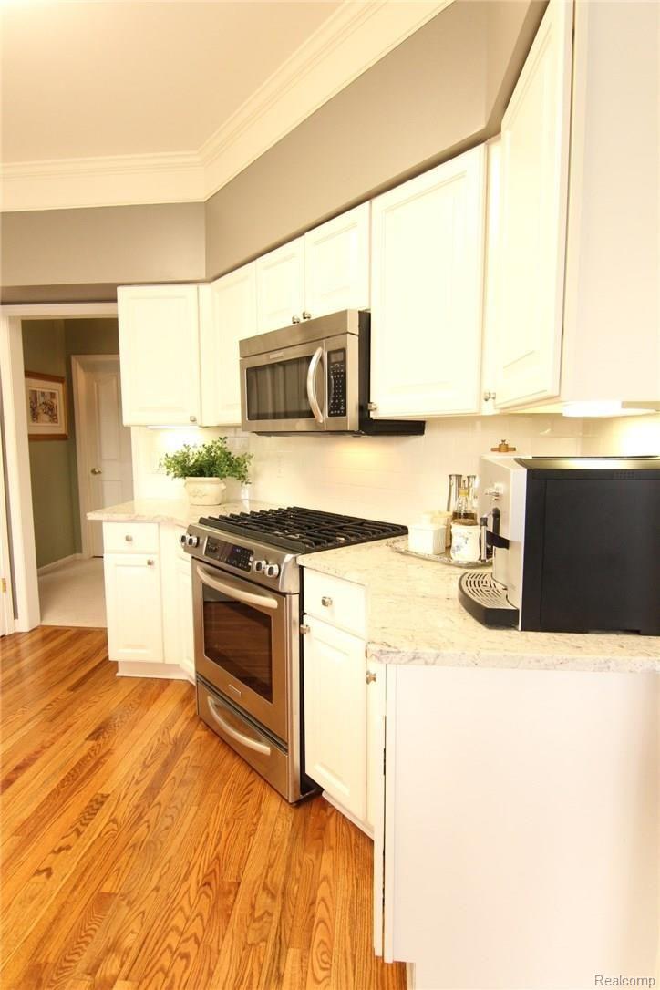 1679 Maple Creek Court, Unit 47 Rochester, MI 48306 - Photo 13 of 31 IMG_6636.jpg