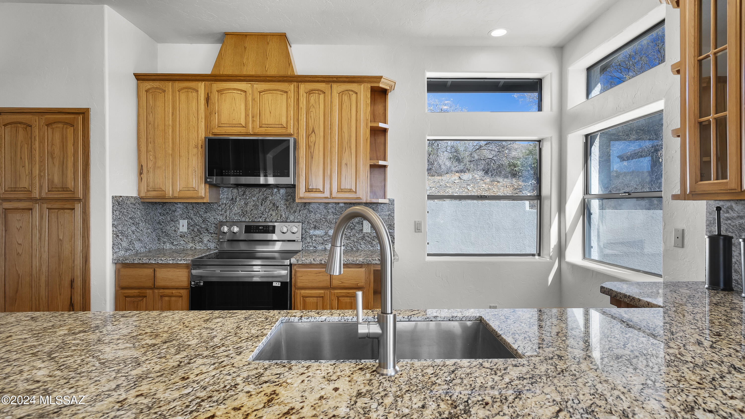 297 Camino Apolena Rio Rico, AZ 85648 - Photo 6 of 34