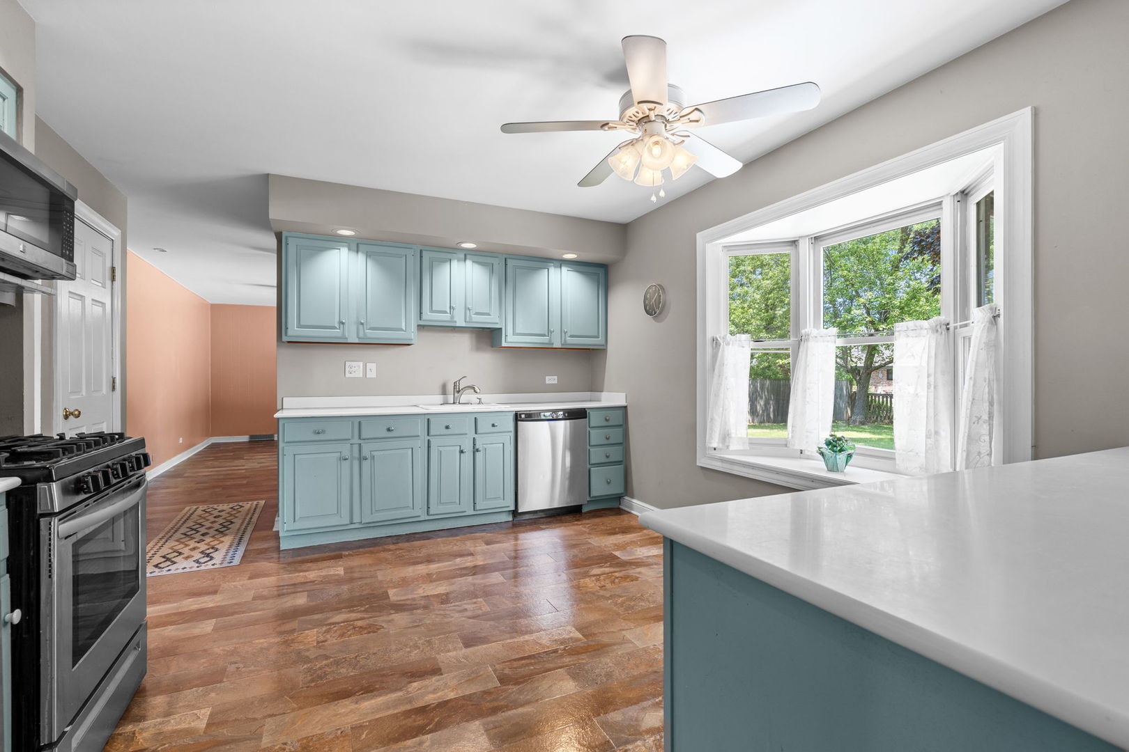 533 Beck Road Lindenhurst, IL 60046 - Photo 6 of 24