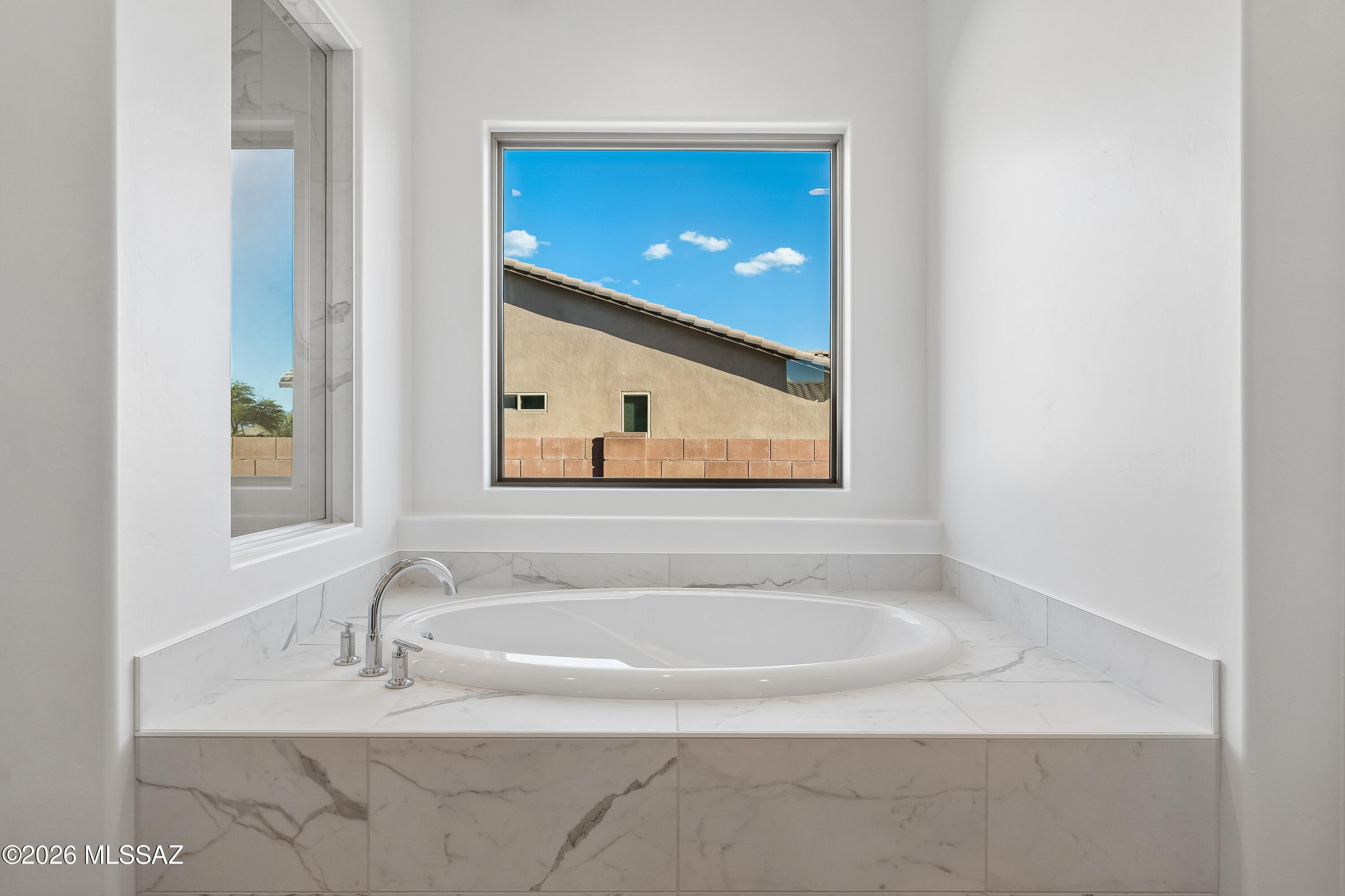 36274 Basin Camp Road Tucson, AZ 85739 - Photo 18 of 26 Soaking Tub at Primary