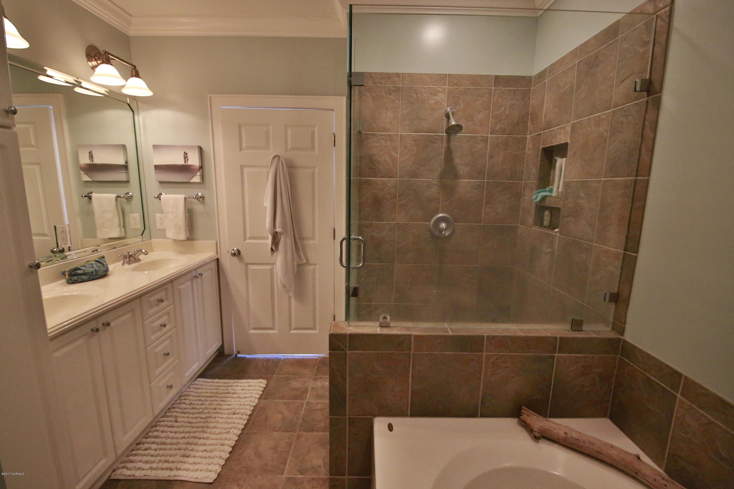 150 Lands End Road, Unit C32 Morehead City, NC 28557 - Photo 6 of 25 Master Bathroom
