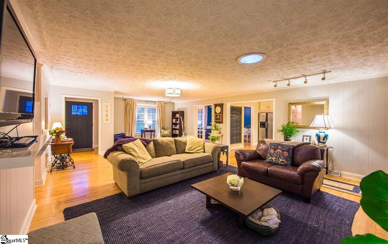 25 Cobblestone Road Greenville, SC 29615 - Photo 3 of 16 Gallery Image 3