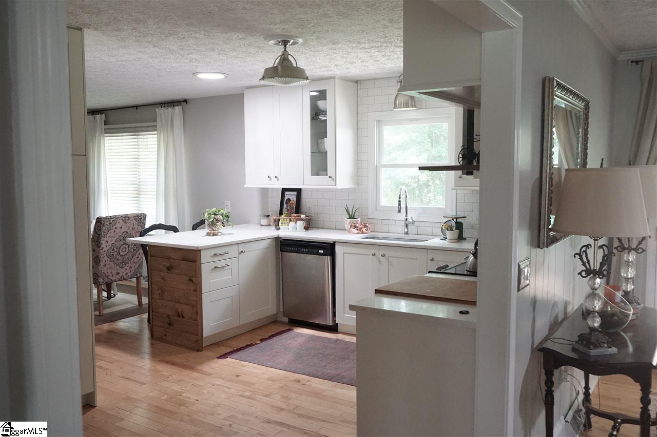 25 Cobblestone Road Greenville, SC 29615 - Photo 6 of 16 Gallery Image 6