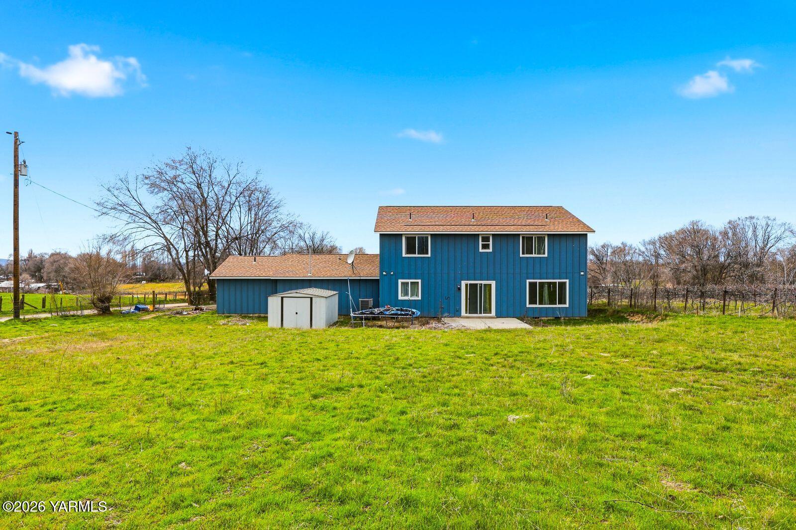 1191 Nelson Road Granger, WA 98932 - Photo 18 of 29 18 Back of home