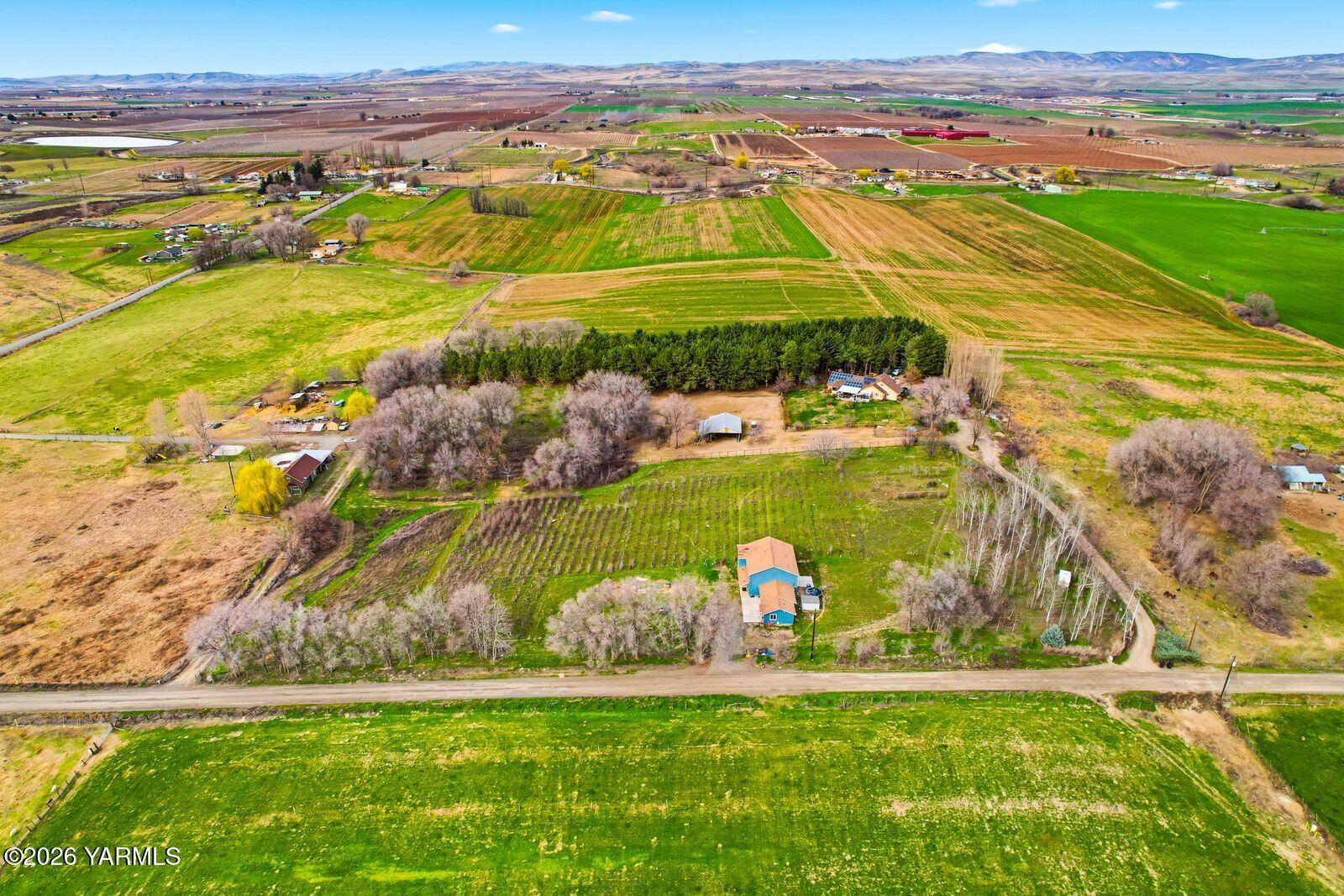 1191 Nelson Road Granger, WA 98932 - Photo 23 of 29 23 Aerial view 2