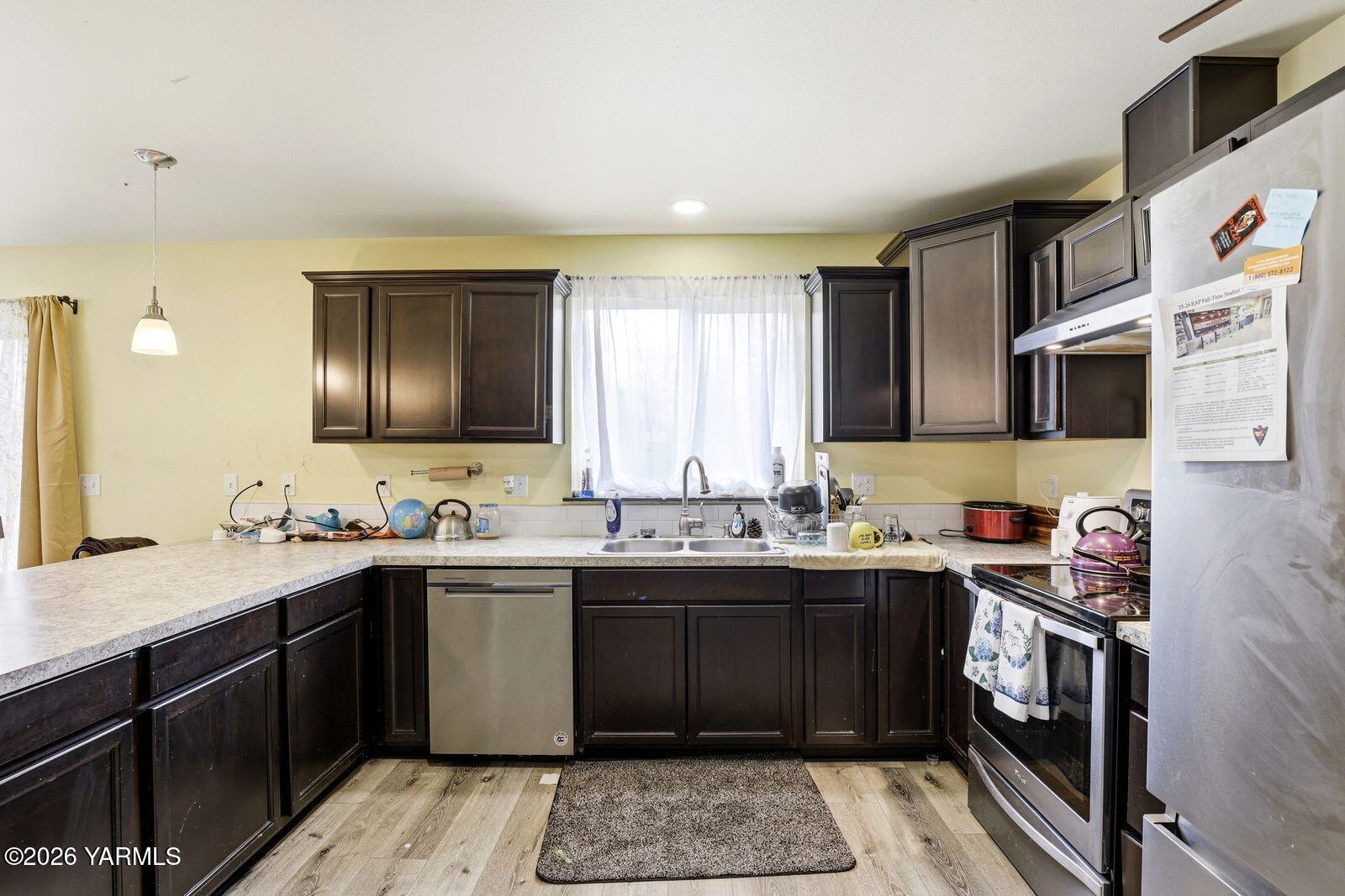 1191 Nelson Road Granger, WA 98932 - Photo 4 of 29 4 Kitchen