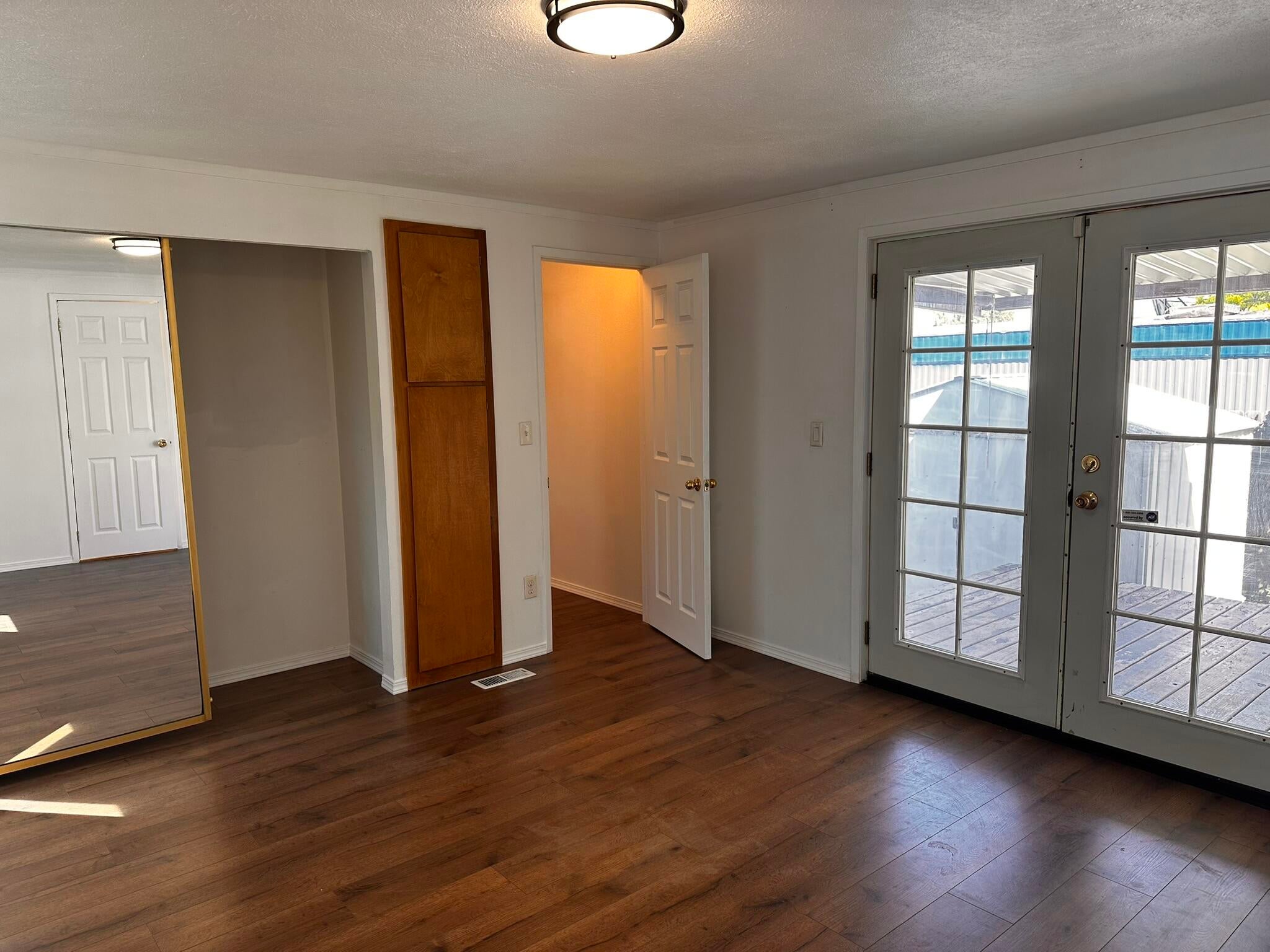 414 Stevens Road, Unit 32 Eagle Point, OR 97524 - Photo 9 of 19 IMG_2117