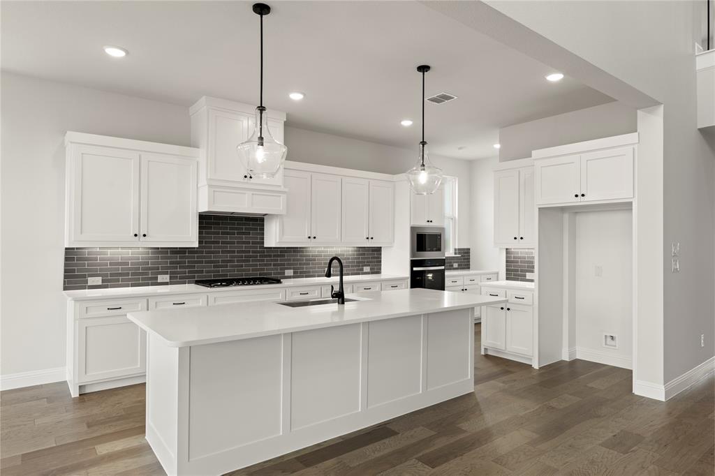 3128 Shaddock Boulevard Rockwall, TX 75032 - Photo 13 of 28 10_11. 3128 Shaddock - Kitchen (2)