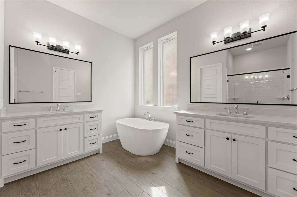 3128 Shaddock Boulevard Rockwall, TX 75032 - Photo 19 of 28 15_16. 3128 Shaddock - Bath (2)