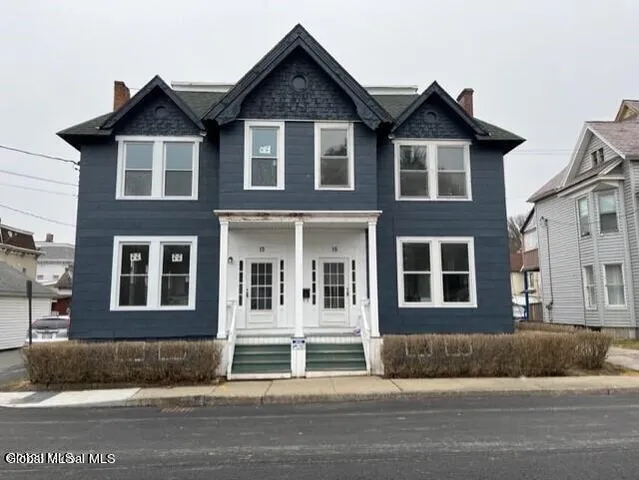 $1,075 | 15 Putman Street, Unit 1, Amsterdam, NY 12010