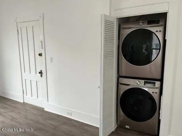 $1,075 | 15 Putman Street, Unit 1, Amsterdam, NY 12010