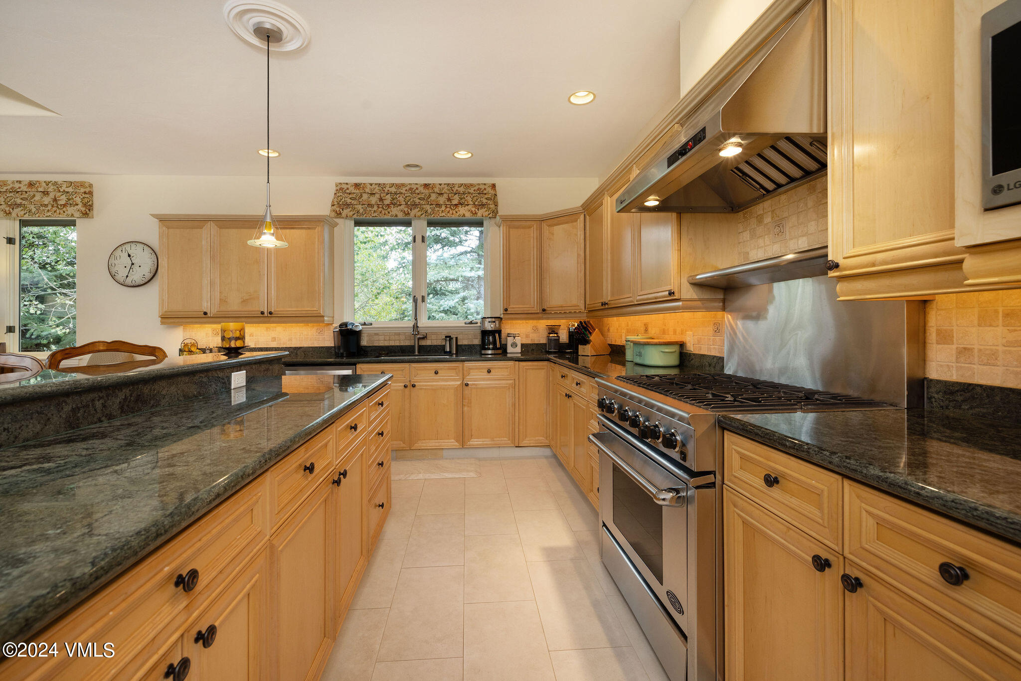 1790 Winslow Road, Unit W Edwards, CO 81632 - Photo 8 of 25 1792_winslow_rd_interior_kitchen_b