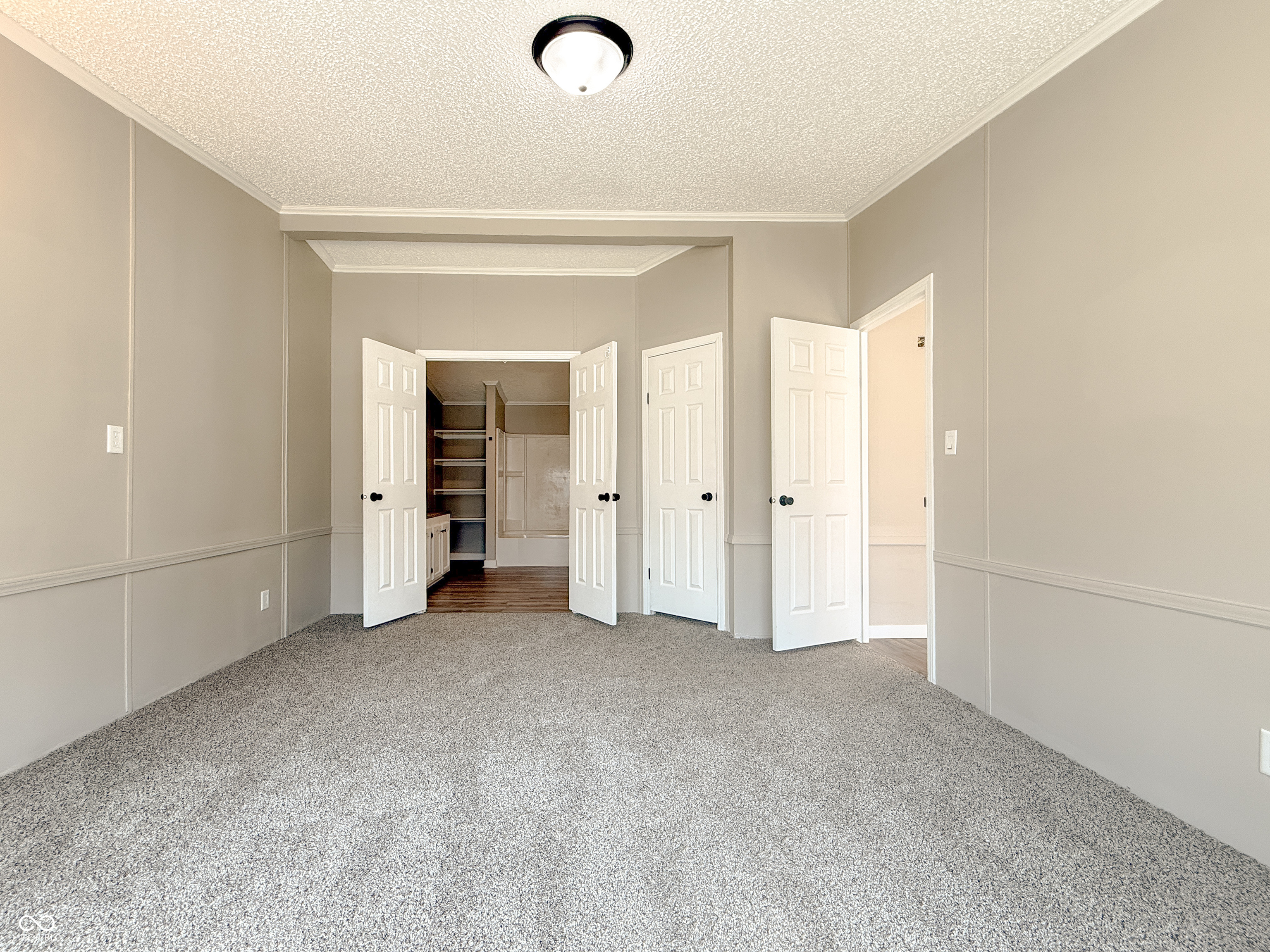 747 Patterson Road Columbus, IN 47203 - Photo 25 of 42 Gallery Image 25