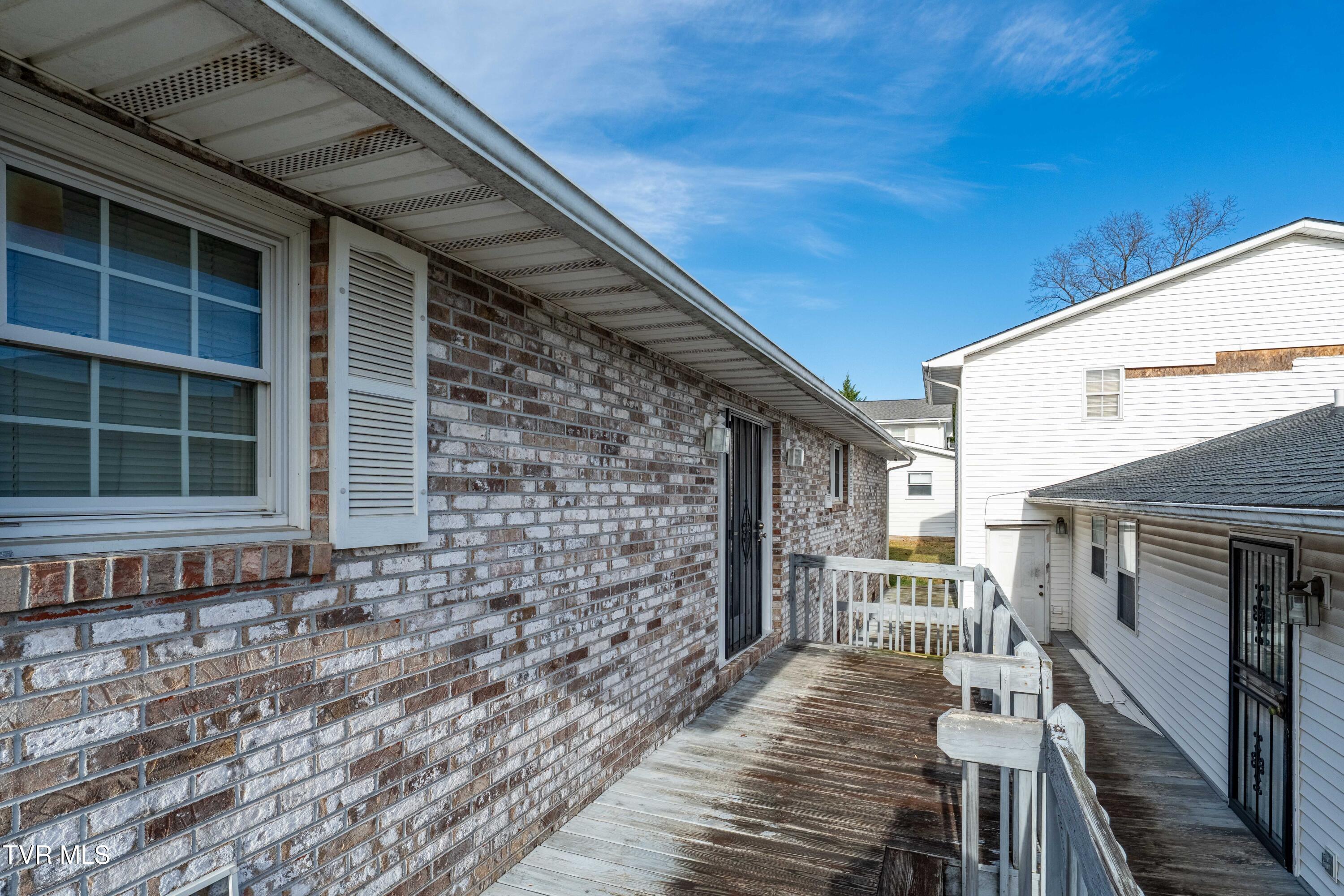 156 Bright Ridge Drive Johnson City, TN 37615 - Photo 25 of 57 173 Boone Avenue (22 of 57)