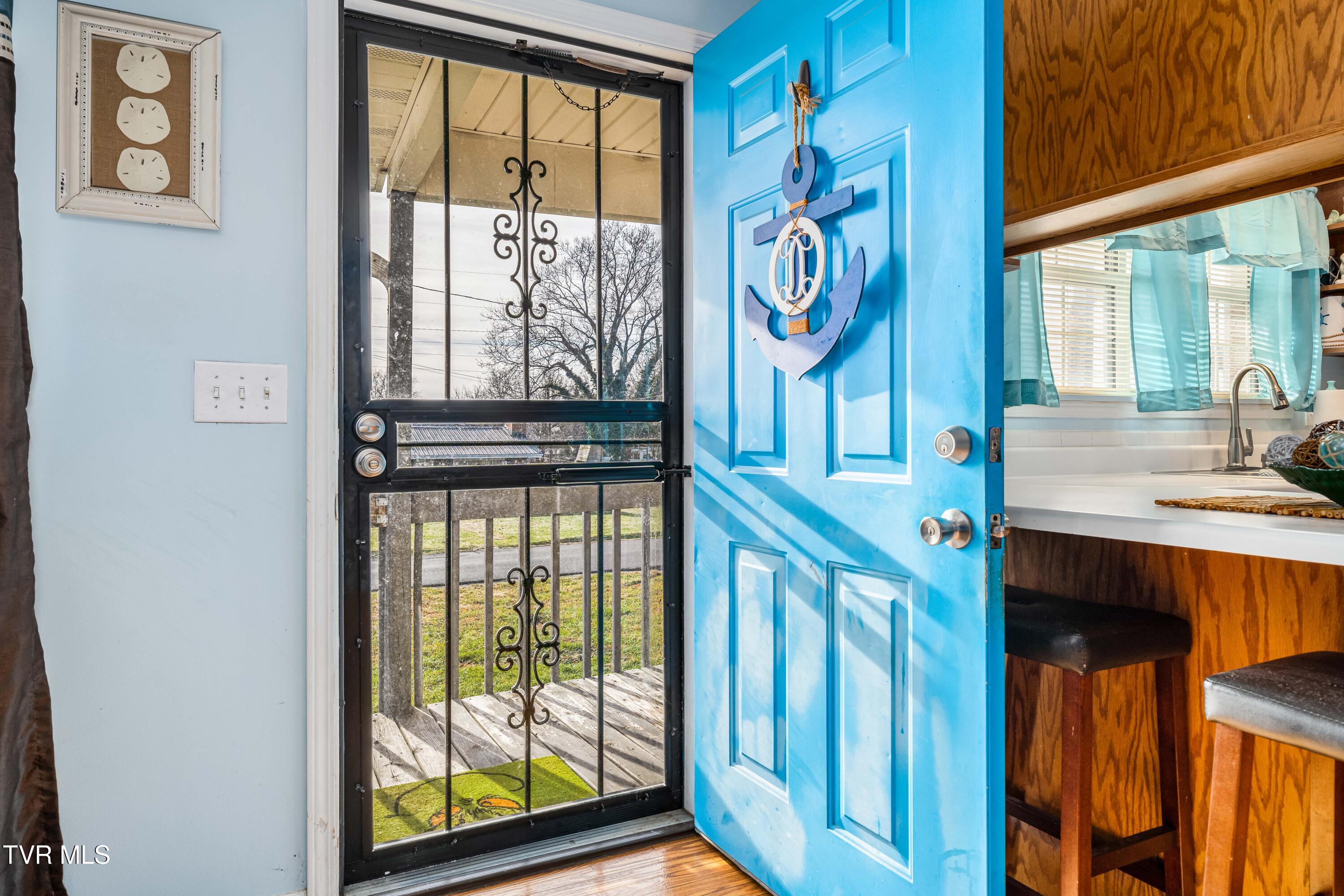 156 Bright Ridge Drive Johnson City, TN 37615 - Photo 4 of 57 173 Boone Avenue (34 of 57)