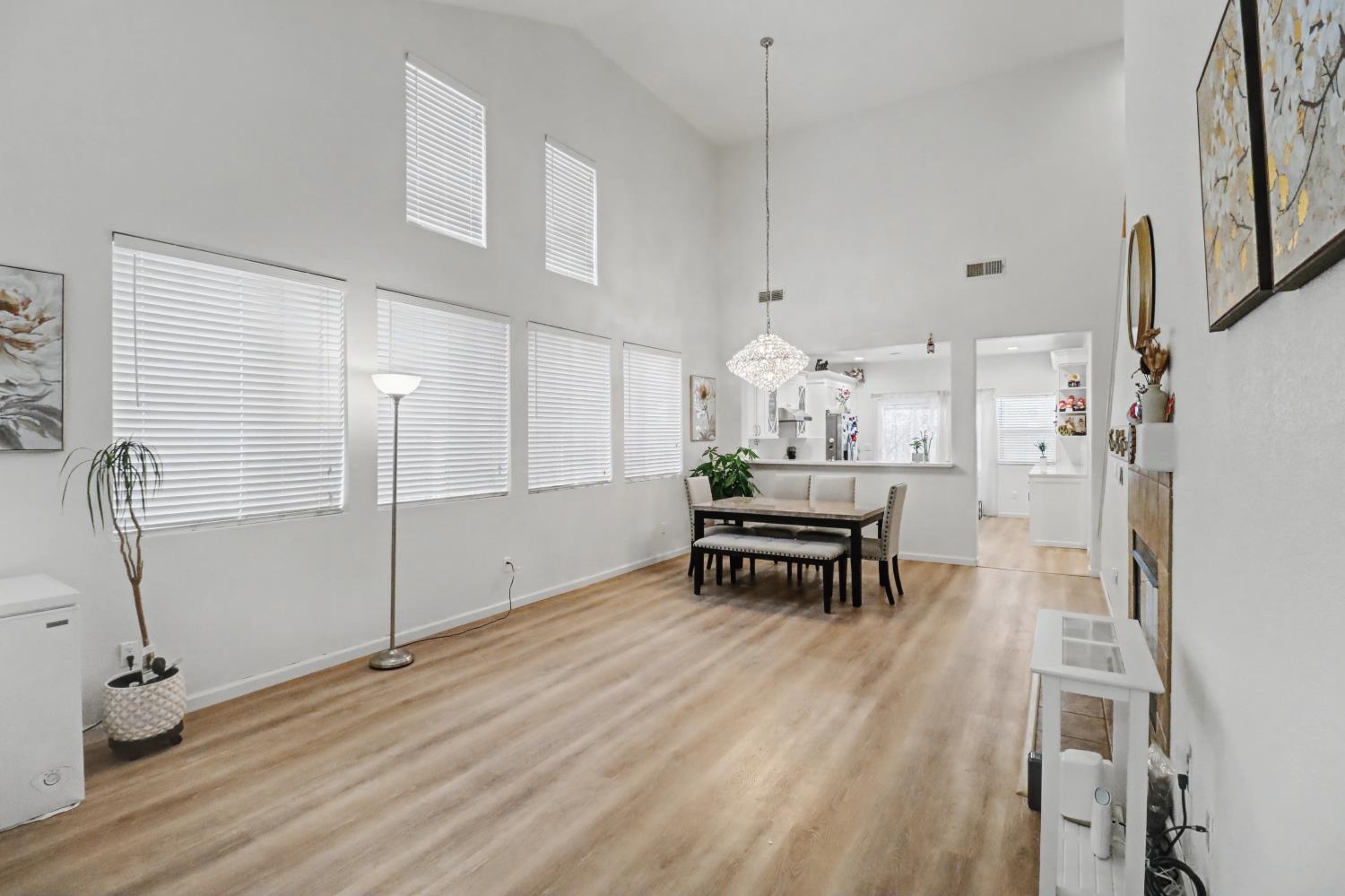 10056 Wexted Way Elk Grove, CA 95757 - Photo 11 of 39