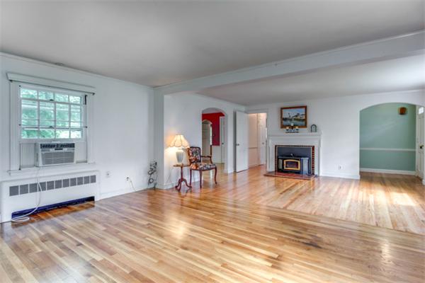 23 Spring Street Lexington, MA 02421 - Photo 9 of 29