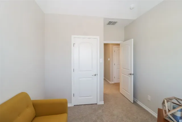 a view of livingroom with furniture