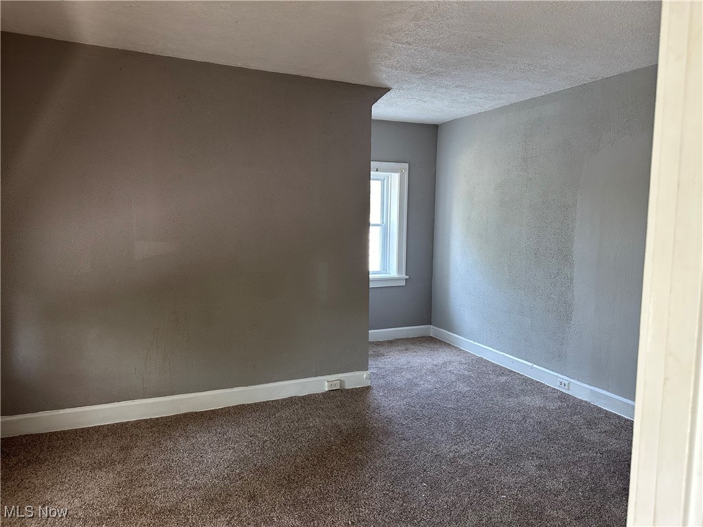 2303 Ashurst Road Cleveland, OH 44118 - Photo 17 of 36