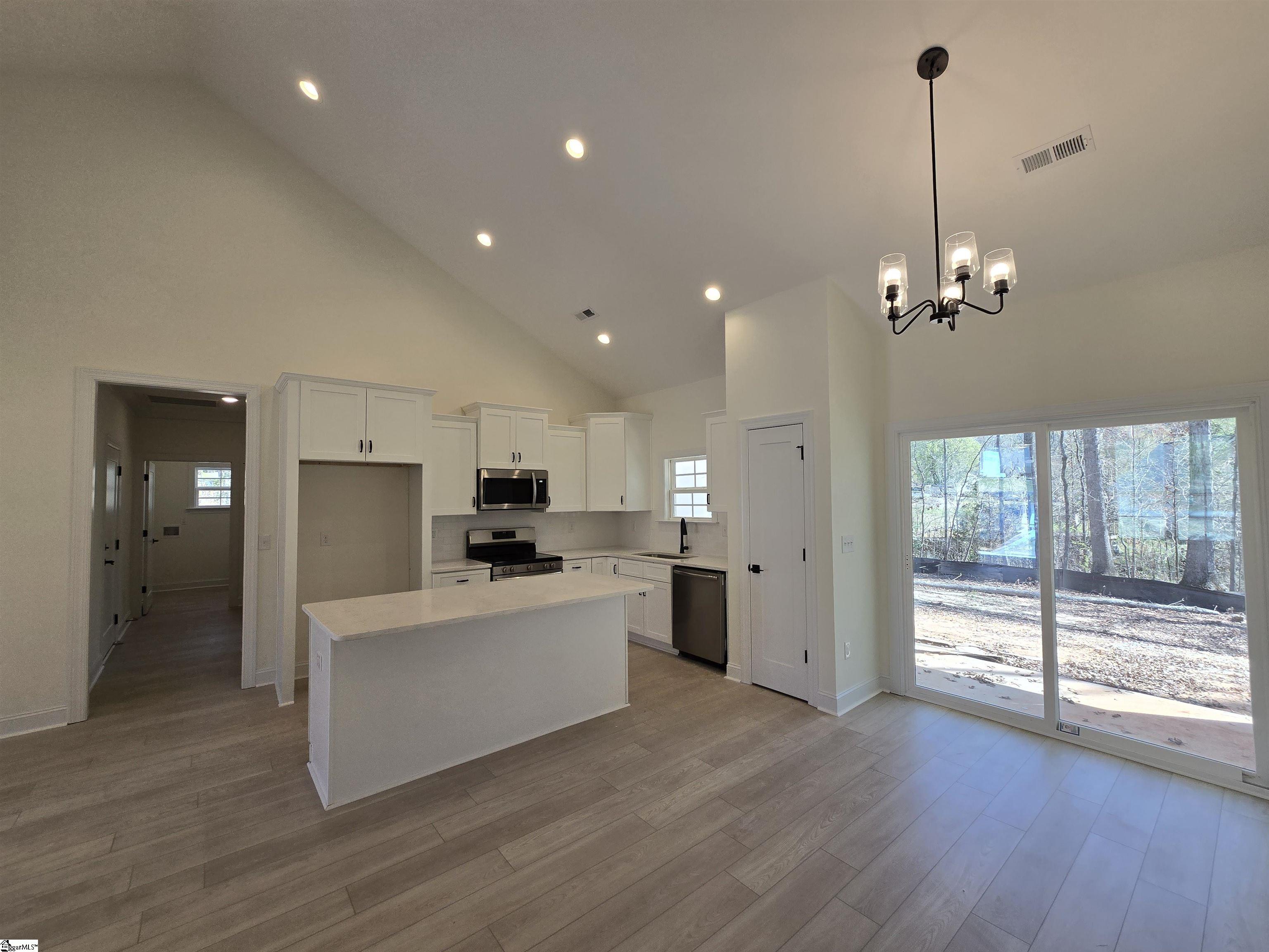 440 Hillandale Road Liberty, SC 29657 - Photo 8 of 26