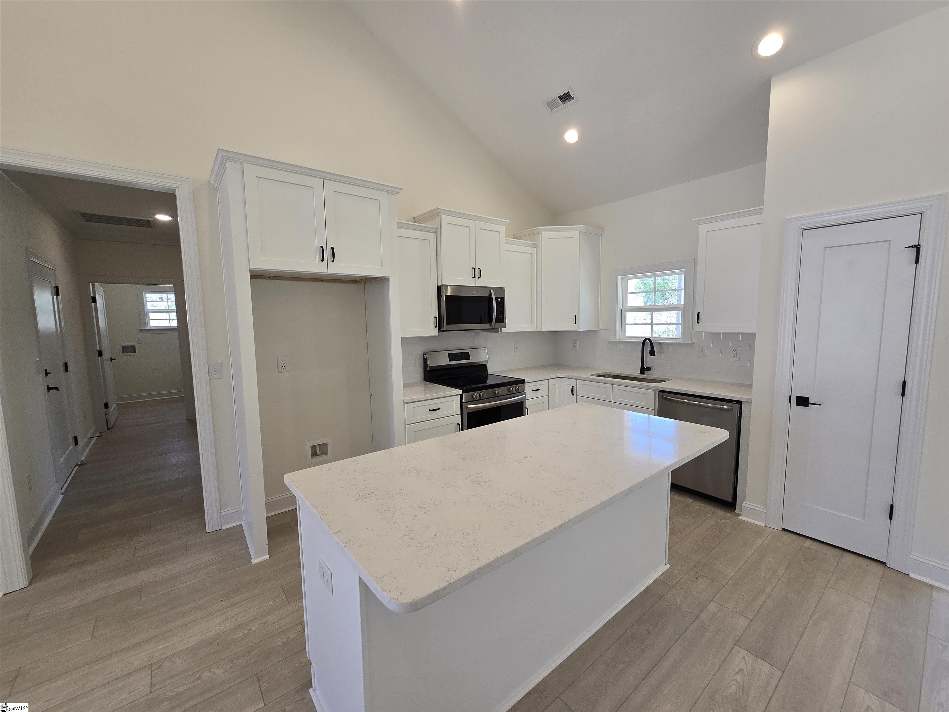 440 Hillandale Road Liberty, SC 29657 - Photo 9 of 26