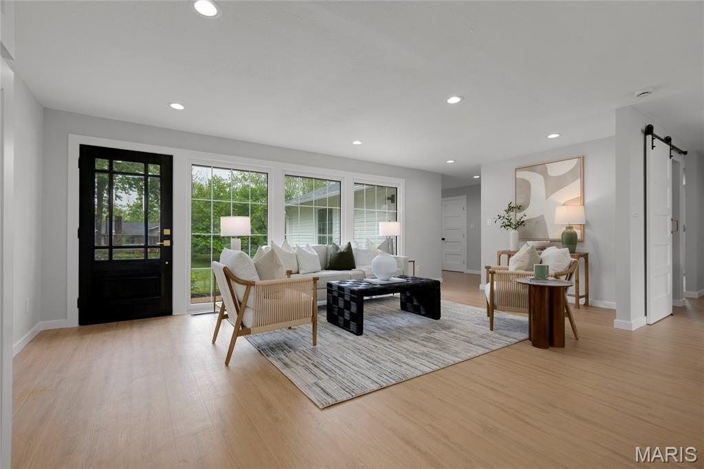 406 Brooktree Drive Ballwin, MO 63011 - Photo 3 of 31