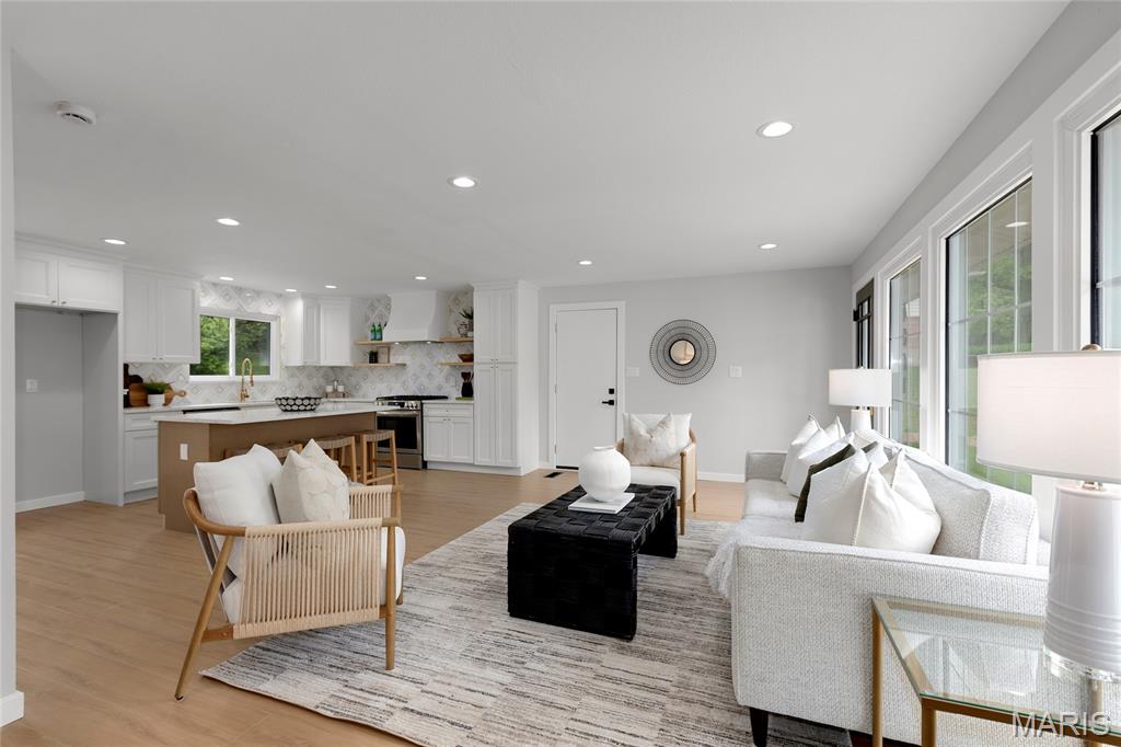 406 Brooktree Drive Ballwin, MO 63011 - Photo 4 of 31