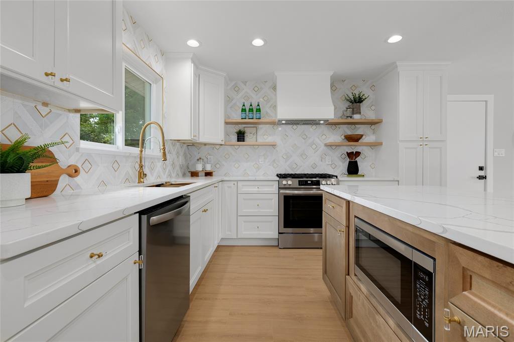 406 Brooktree Drive Ballwin, MO 63011 - Photo 6 of 31