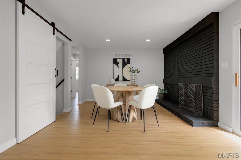 406 Brooktree Drive Ballwin, MO 63011 - Photo 8 of 31