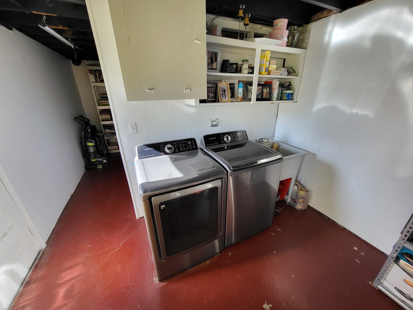1770 Chippendale Road Hoffman Estates, IL 60169 - Photo 18 of 25 a utility room with dryer and washer