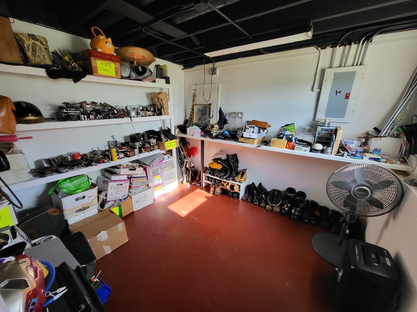 1770 Chippendale Road Hoffman Estates, IL 60169 - Photo 20 of 25 a room with gym equipment and a large window