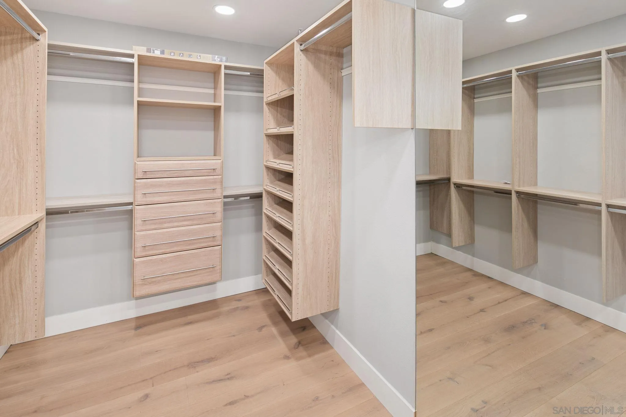 3356 Corte Tiburon Carlsbad, CA 92009 - Photo 35 of 52