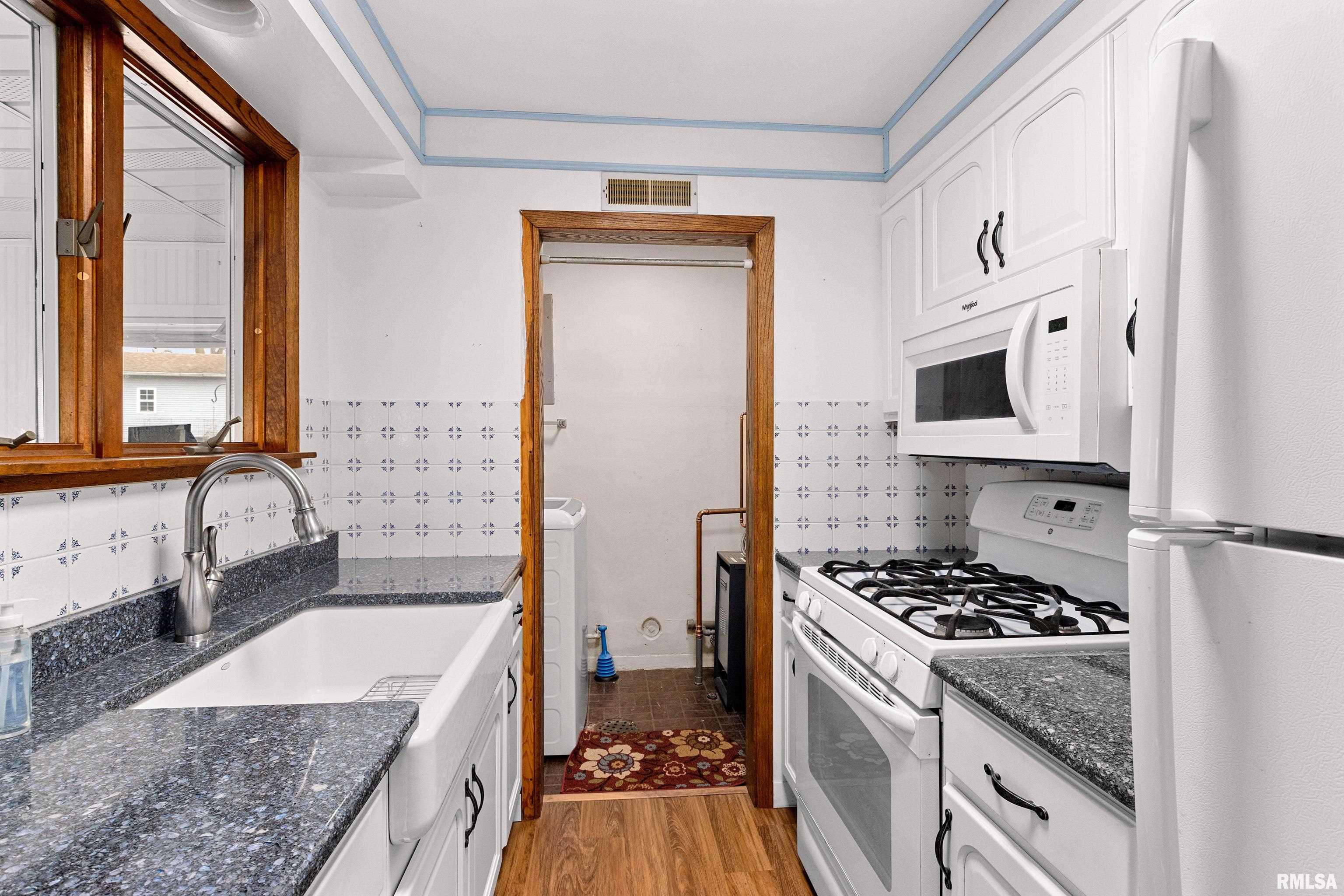 107 Berry Road Marquette Heights, IL 61554 - Photo 11 of 31 Gallery Image 11