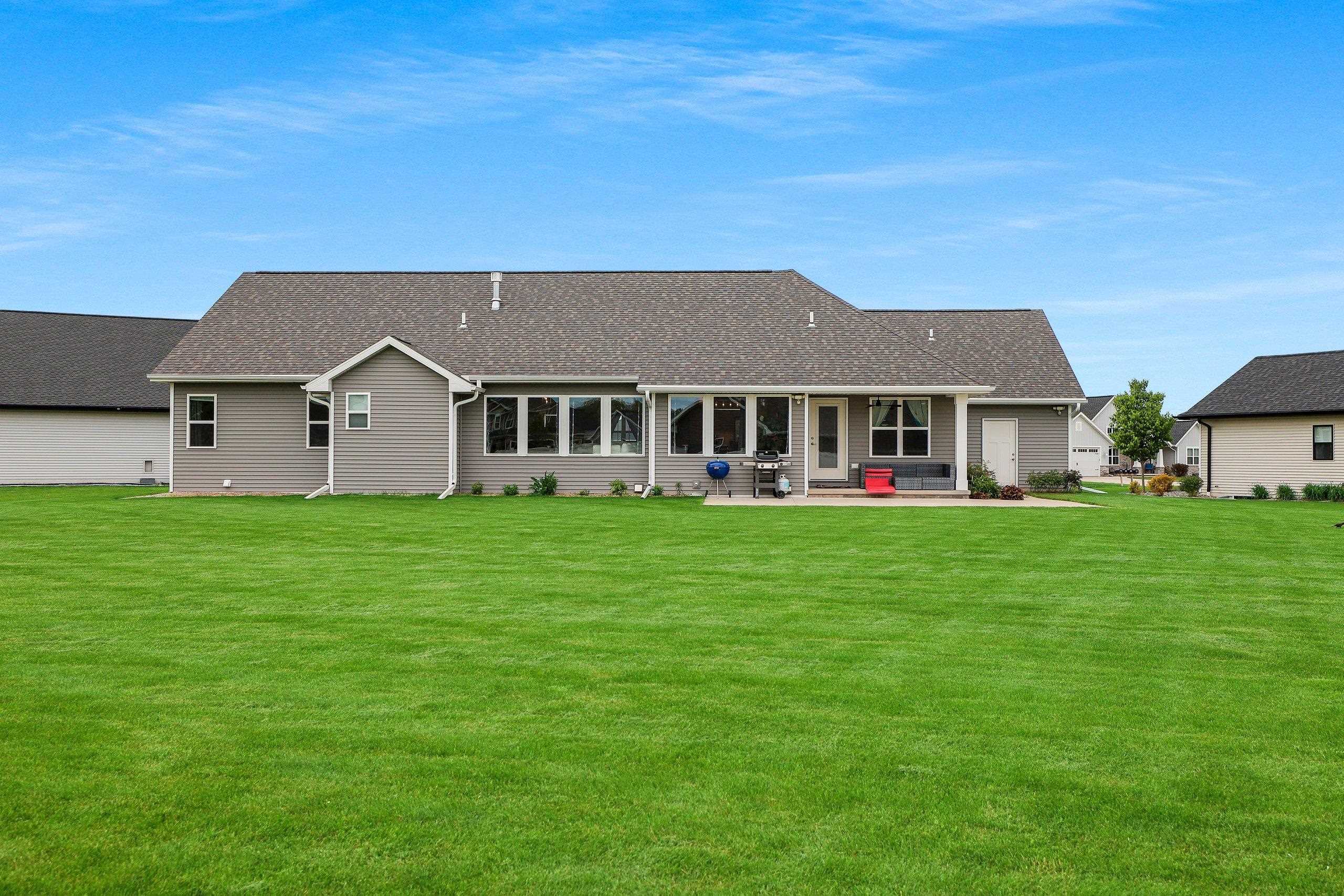 2000 Dobby Street De Pere, WI 54115 - Photo 4 of 57