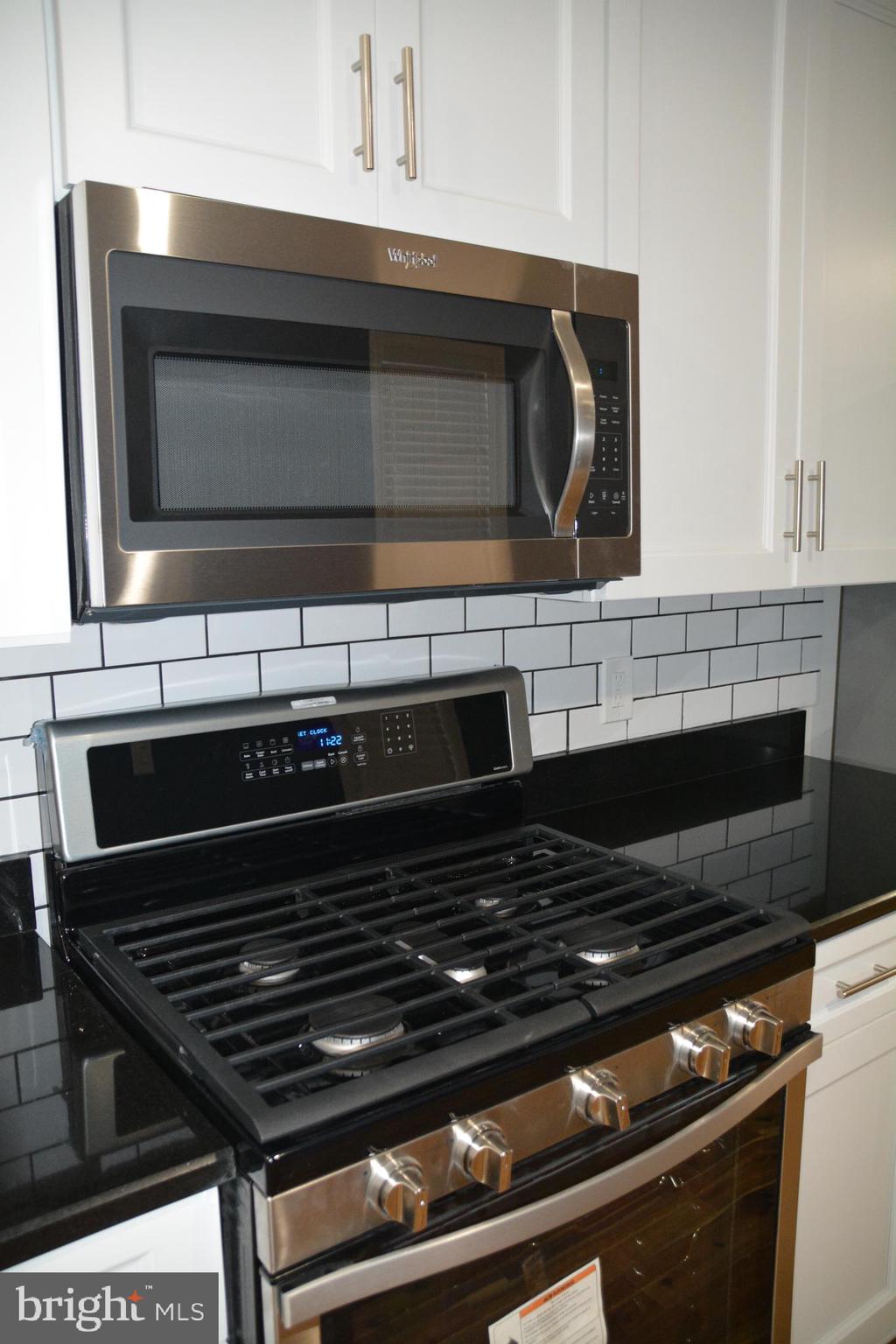 2103 Tasker Street Philadelphia, PA 19145 - Photo 7 of 17